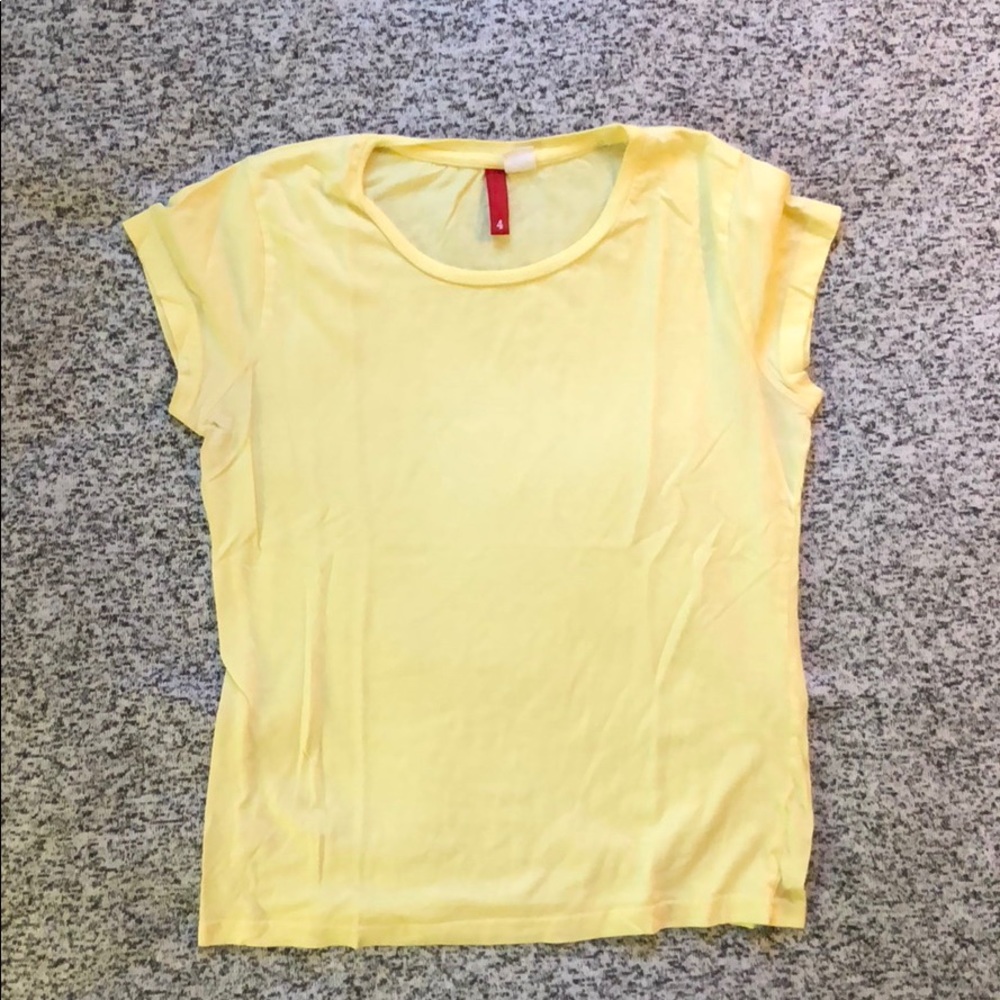 H&M yellow T-shirt